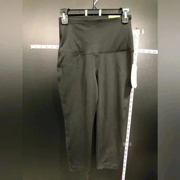 Zelos High Waist Capri yoga/pilates/barre athletic medium impact,built in short - Picture 1 of 8